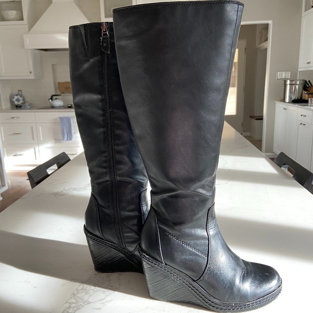 Women's Dr. Scholls Wedge Tall Boot size 7